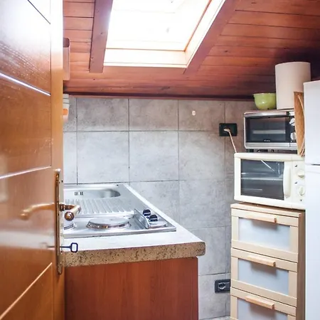 Hintown Little Attic In Center * Como